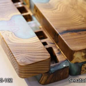 جا مهره‌ای چوبی تخته نرد رزینی با در نیمه باز و اتصالات مگنتی